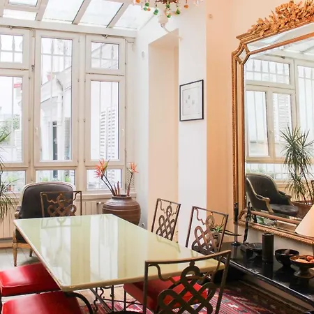 Lovely Spacious Nest Near Pigalle Daire